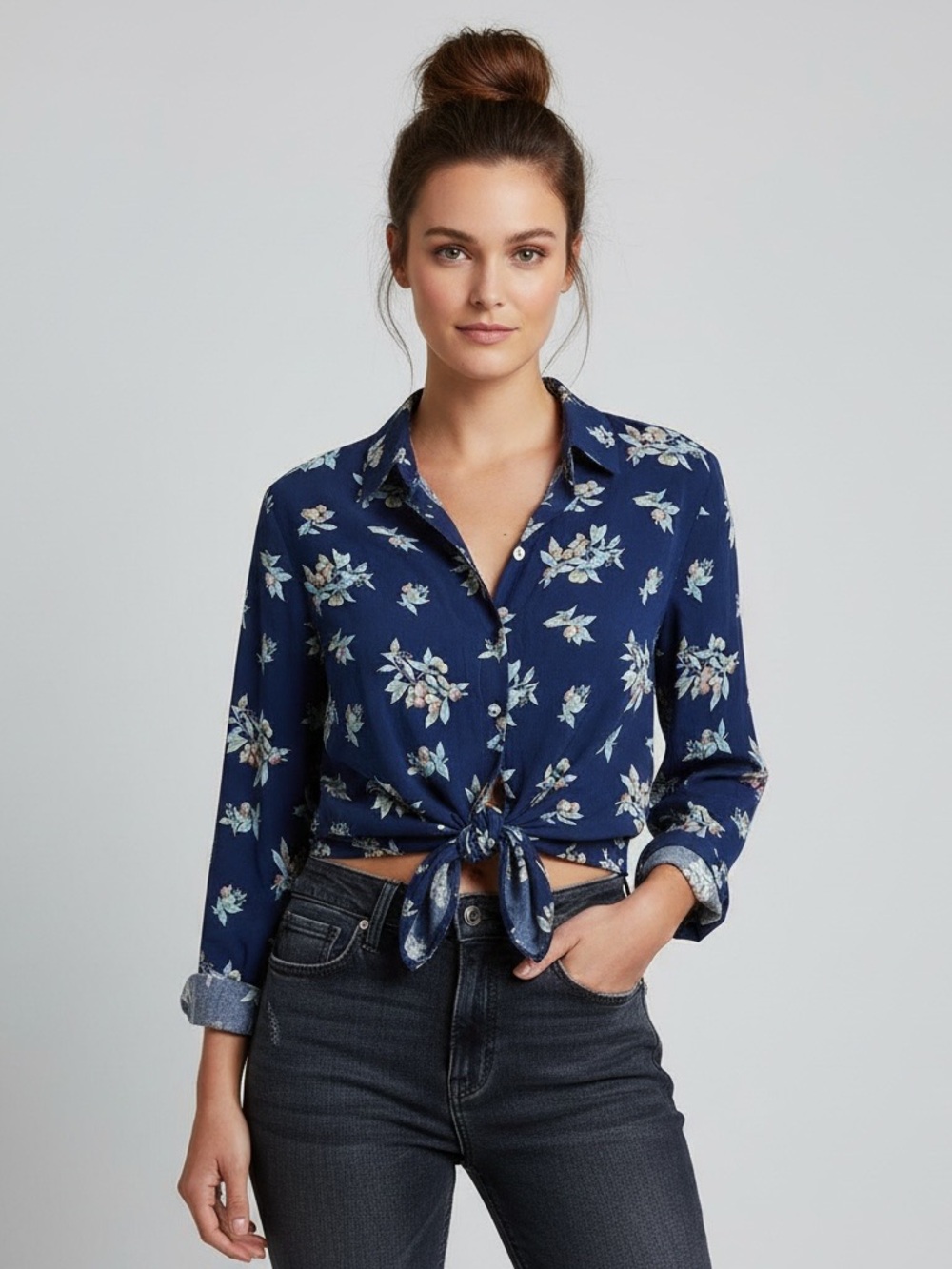Evan Picone | Light airy blue floral button down blouse shirt top size l…